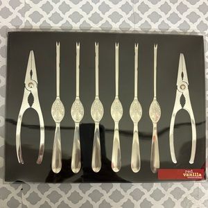 8 piece seafood lobster and crab forks and crackers